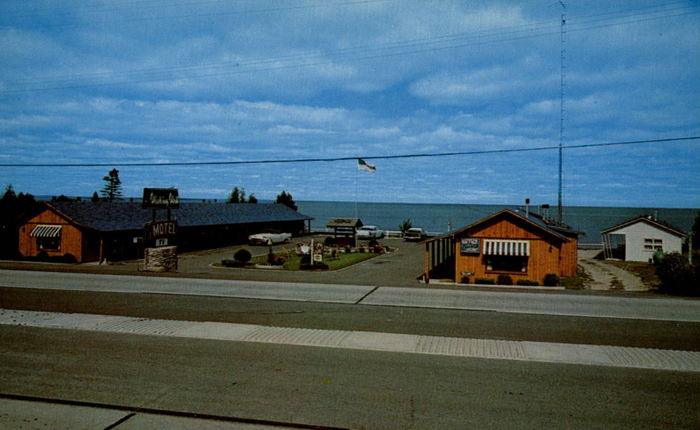 Bayview Motel (Wishing Well Motel) - Vintage Postcard (newer photo)